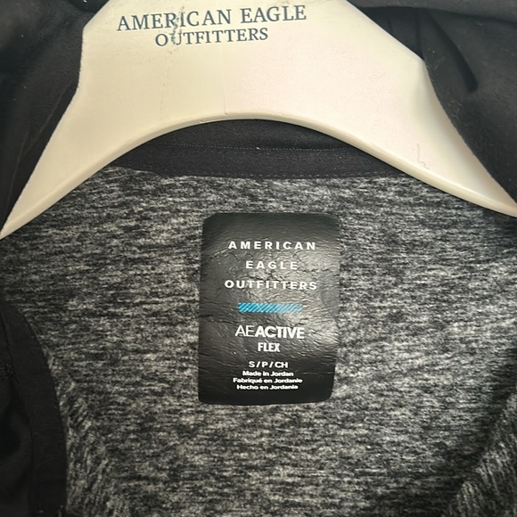 American Eagle Outfitters Active Flex jacket and joggers - Picture 3 of 8